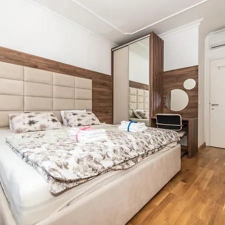 Stylish In Waterfront Appartement